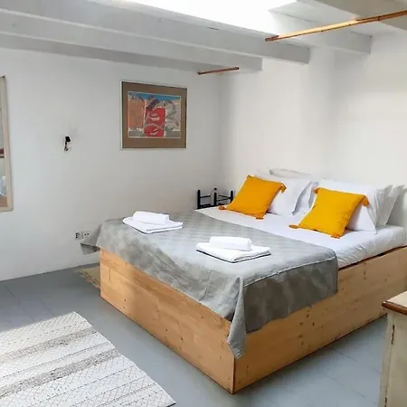 Holiday home Town House With Rooftop Jacuzzi Rhodes City