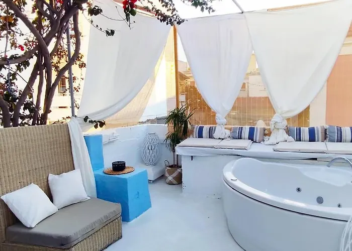 Town House Near Old Town With Rooftop Jacuzzi Casa vacanze Rhodes City